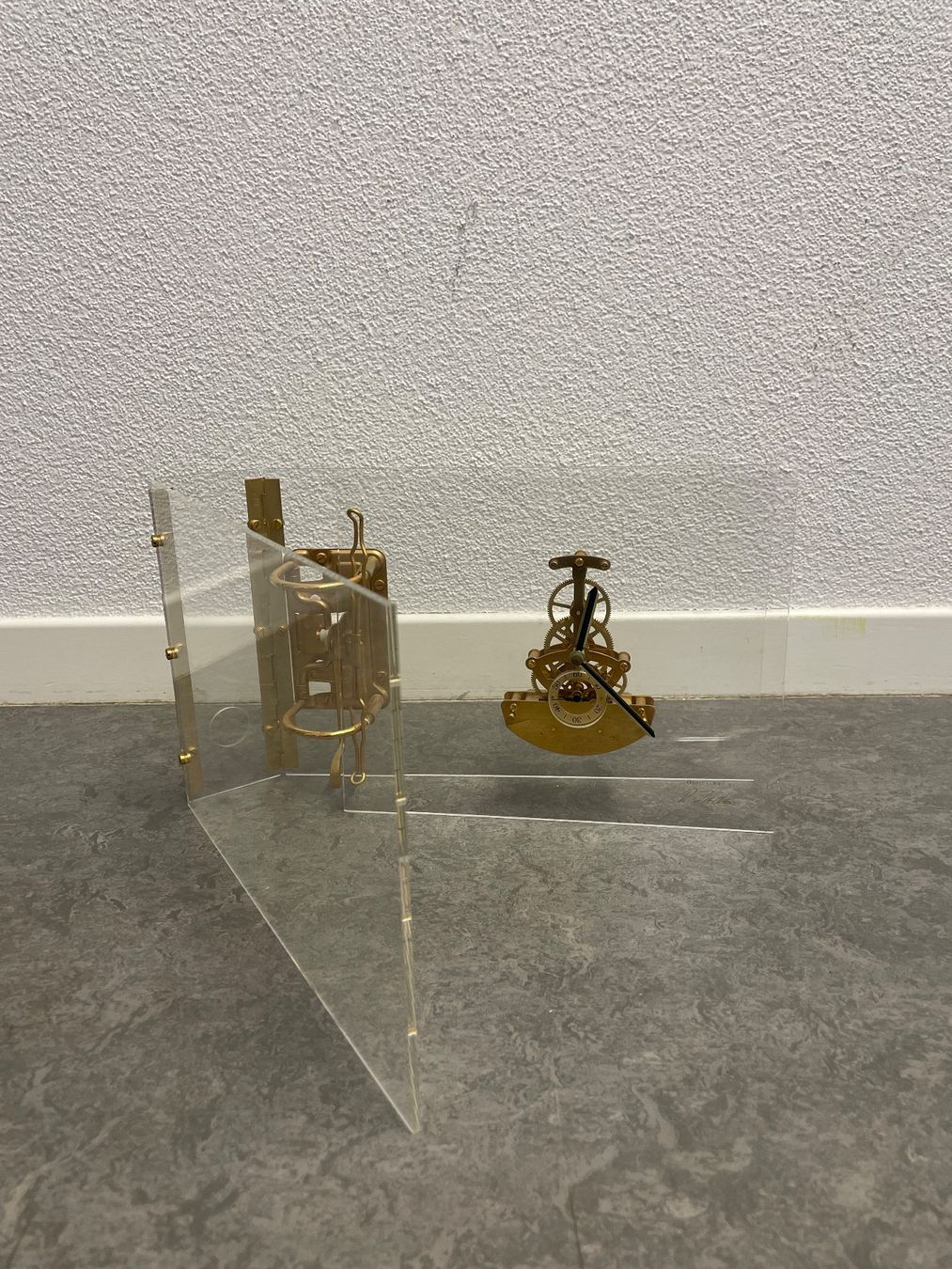 Montres: Goldfarbene Clock Engine Uhr - Made in Holland – D'occasion à Gümligen par Brocki-Reimal-Stift 1