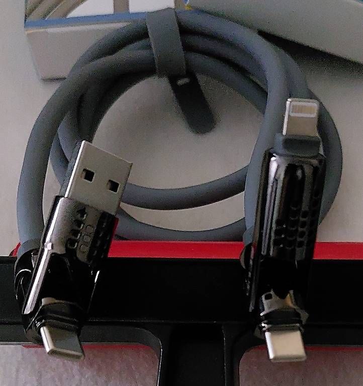 Cavi: PC/téléphone: Câble de charge rapide 2-IN-2 – Nuovo e nell'imballaggio originale da Villars-le-Terroir venduto da isa_27br 3