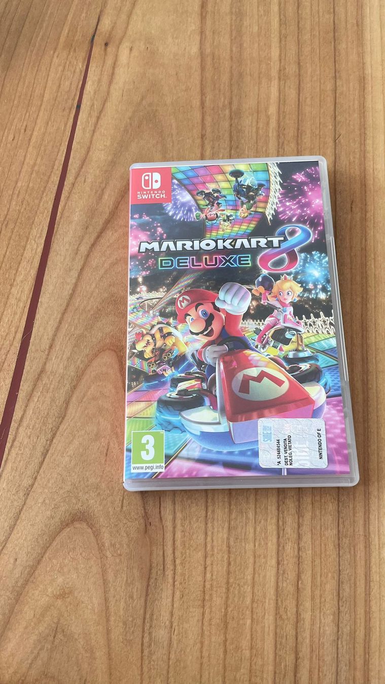 Nintendo Spiele: Mario Kart 8 Deluxe Nintendo Switch - Perfetto Stato! – Gebraucht aus Luzern von Vitucci01