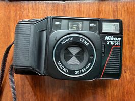 NIKON L35 TW AF Analogkamera Autofokus Dual-Objektiv System