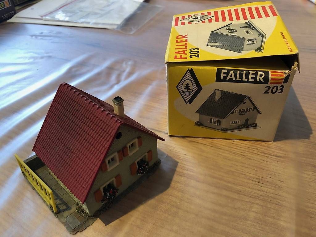 Faller Modelleisenbahnen: Faller 203 / maison – Gebraucht aus Echallens von Says1 1
