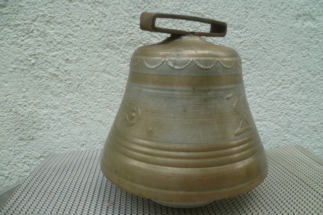Cloches & sonnailles: Antike Kuhglocke aus Bronze – D'occasion à Effretikon par Heimstudio 7