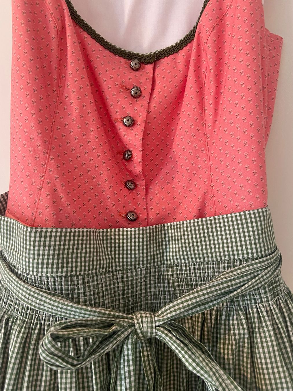 Kleider: Dirndl Alpine de Luxe 36 – Gebraucht aus Widnau von Imani 4