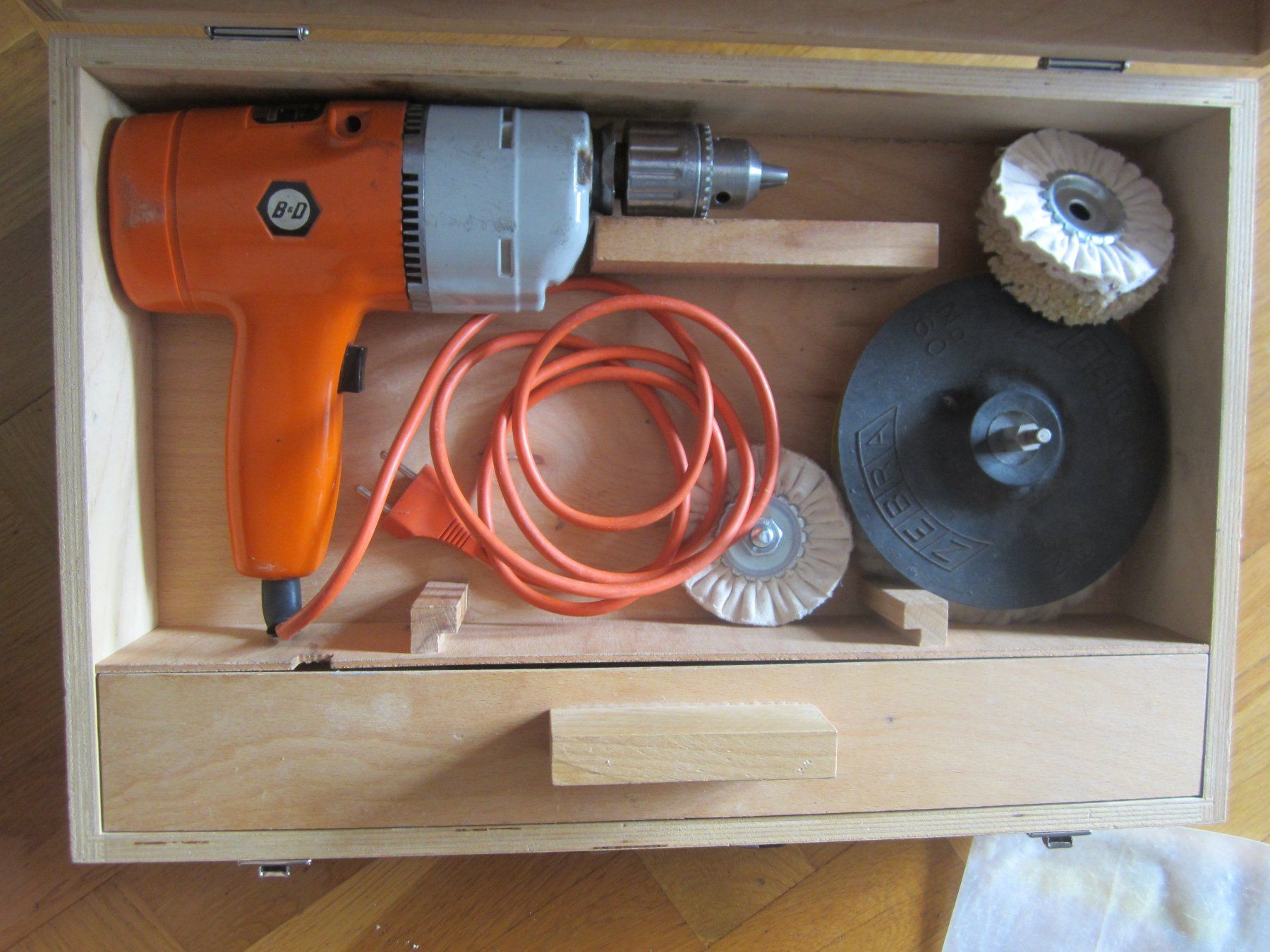 Bosch Trapani: Black & Decker Bohrmaschine im Holzkoffer – Usato da Volketswil venduto da nemo2000 6