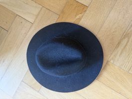 Filshut, Schwarz