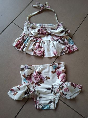 Bikini Mädchen Gr. 100 weiss mit Blumenmuster