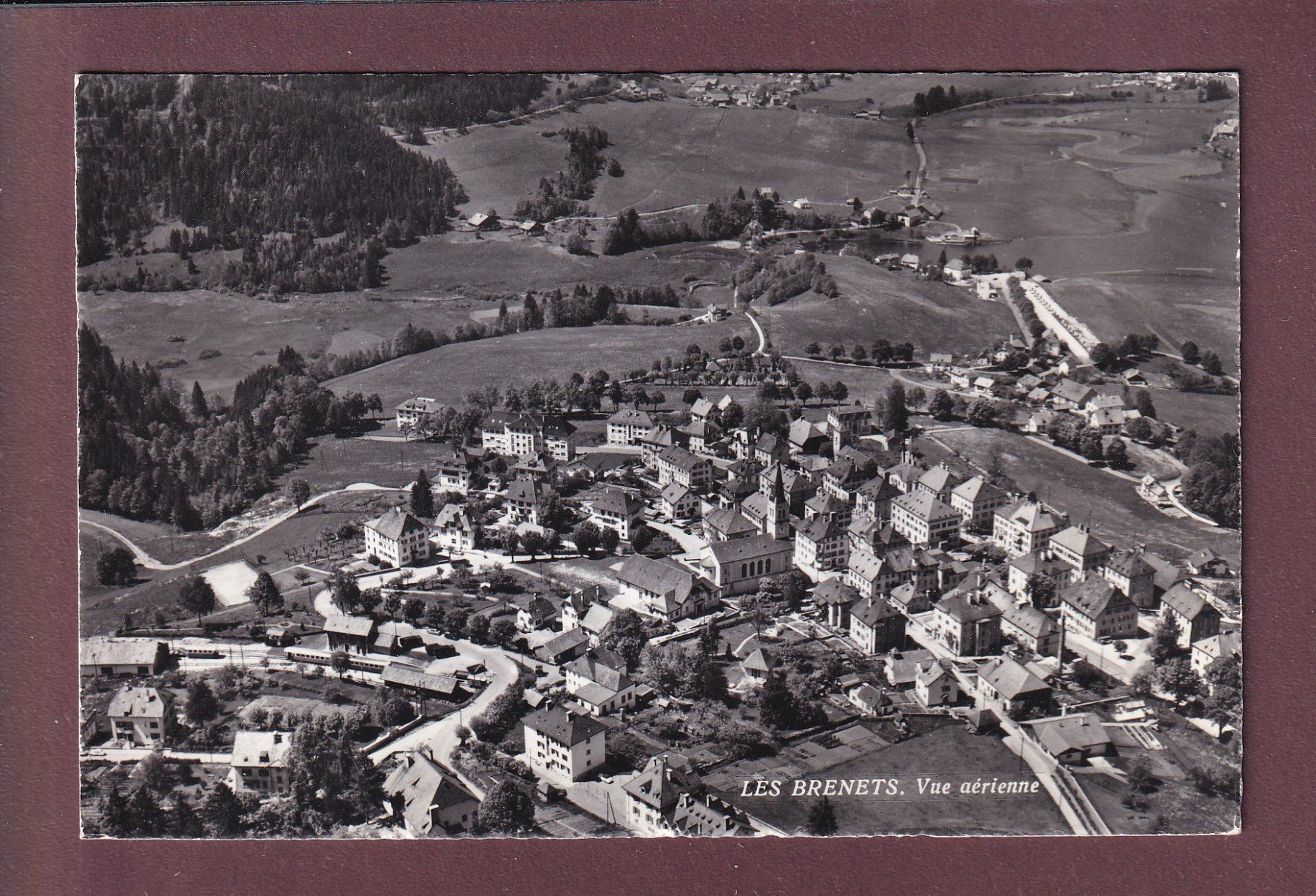 Cartoline postali: Vue aérienne - LES BRENETS – Usato da Pully venduto da nicecards