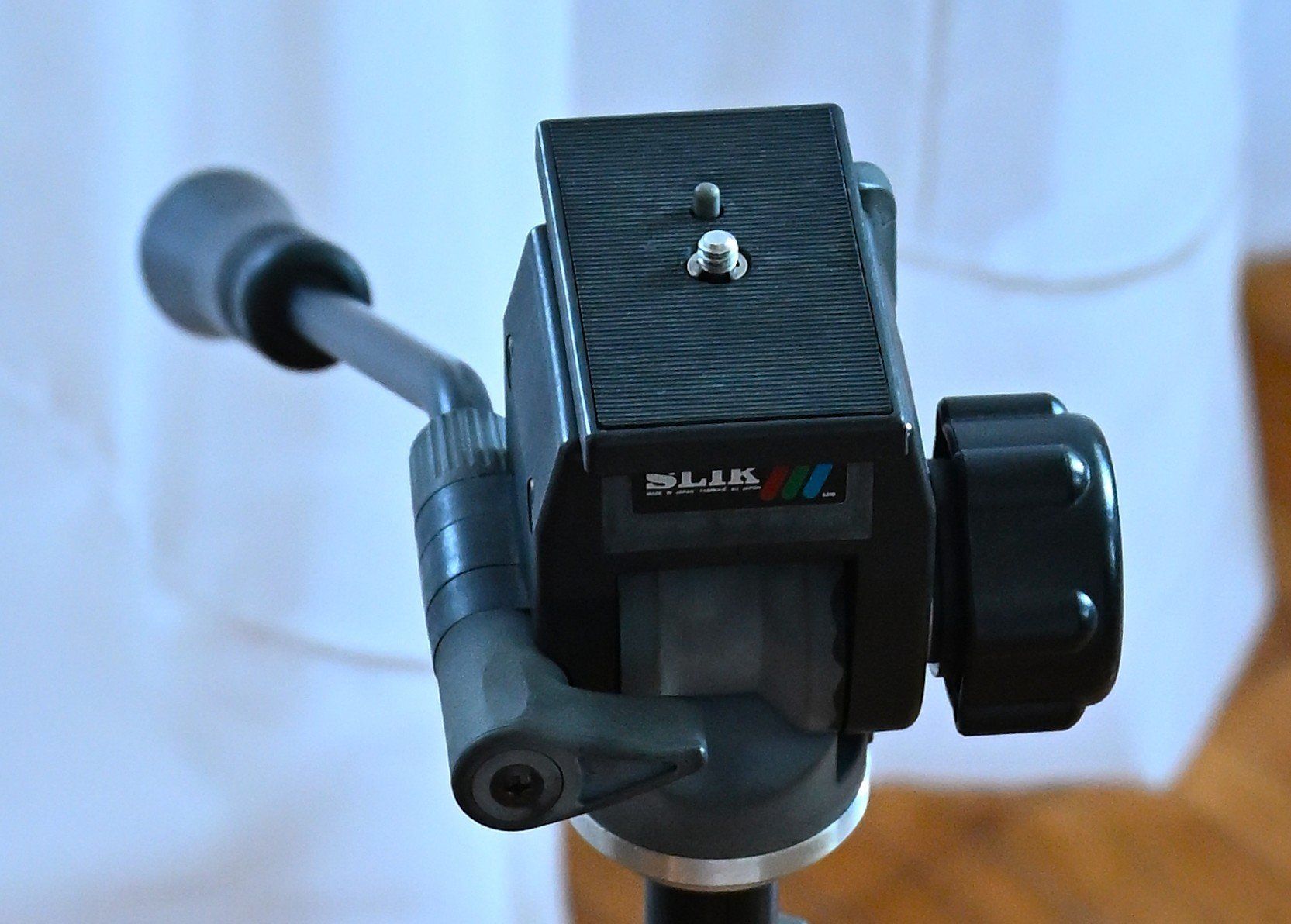 Treppiedi & Teste: Dreibeinstativ Slik 5030 mit Kopf – Usato da Zürich venduto da rid_2trw 4