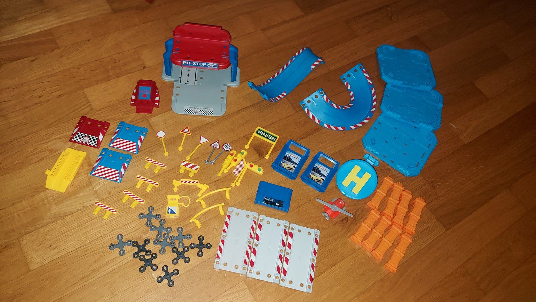 Spielzeuge: Parkgarage – Gebraucht aus Hohenrain von ML-DD 7