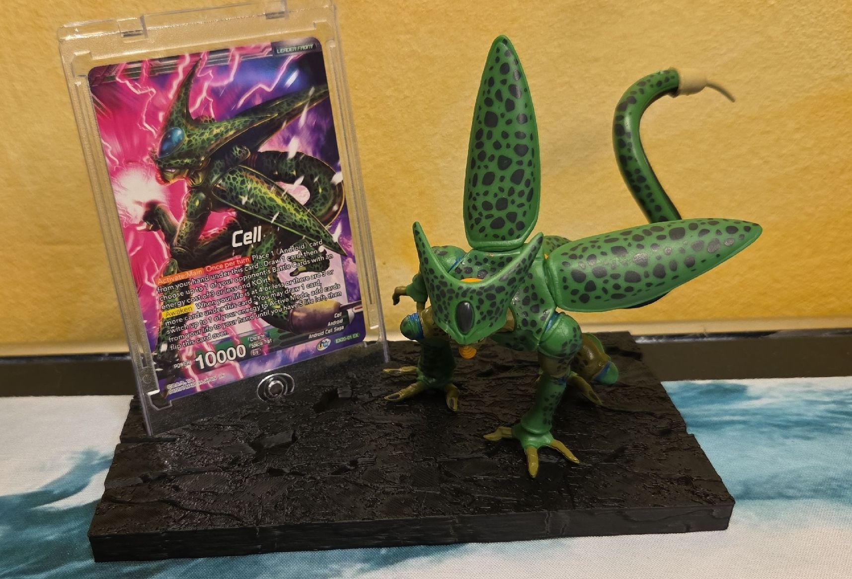 Bandai Carte collezionabili: Cell-Actionfigur mit Dragon Ball SR-Karte – Usato da Lugano venduto da Doppia_B