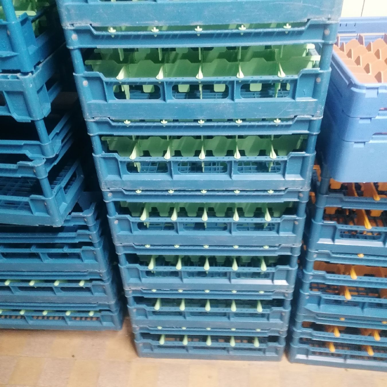 Küchengeräte: Gläserkorb 36 Gläser – Gebraucht aus Hemmental von Gersau0