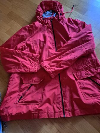 dünne Windjacke