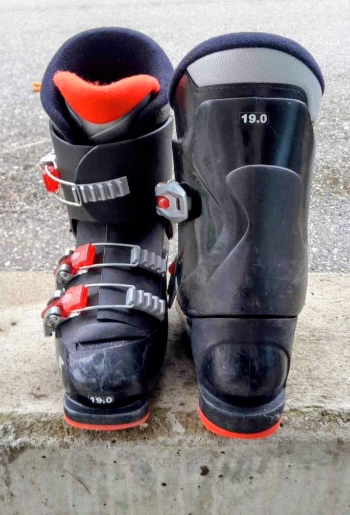 Skis: Skischuhe Kinder – Gebraucht aus Willisau von Plein 1