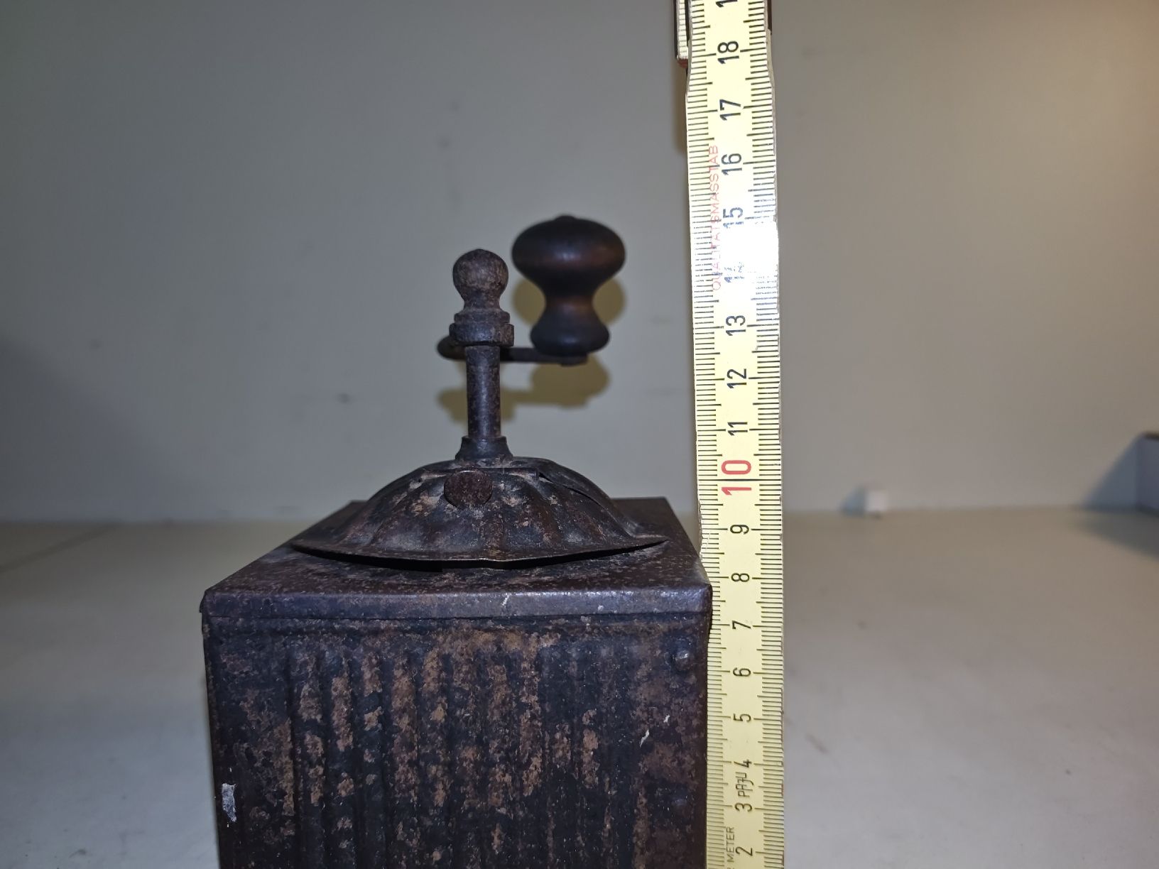 Elettrodomestici da cucina: Kaffee oder Pfeffermühle, 1900er. Antik. (nov523) – Usato da Künten venduto da Schnaepplihuus 5