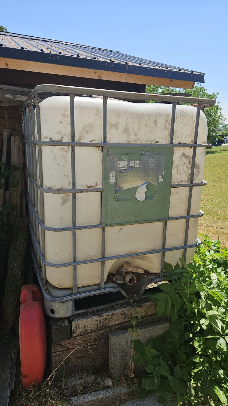 Abreuvoirs & Auges: Regenwassertank – D'occasion à Wiedlisbach par Papillon83
