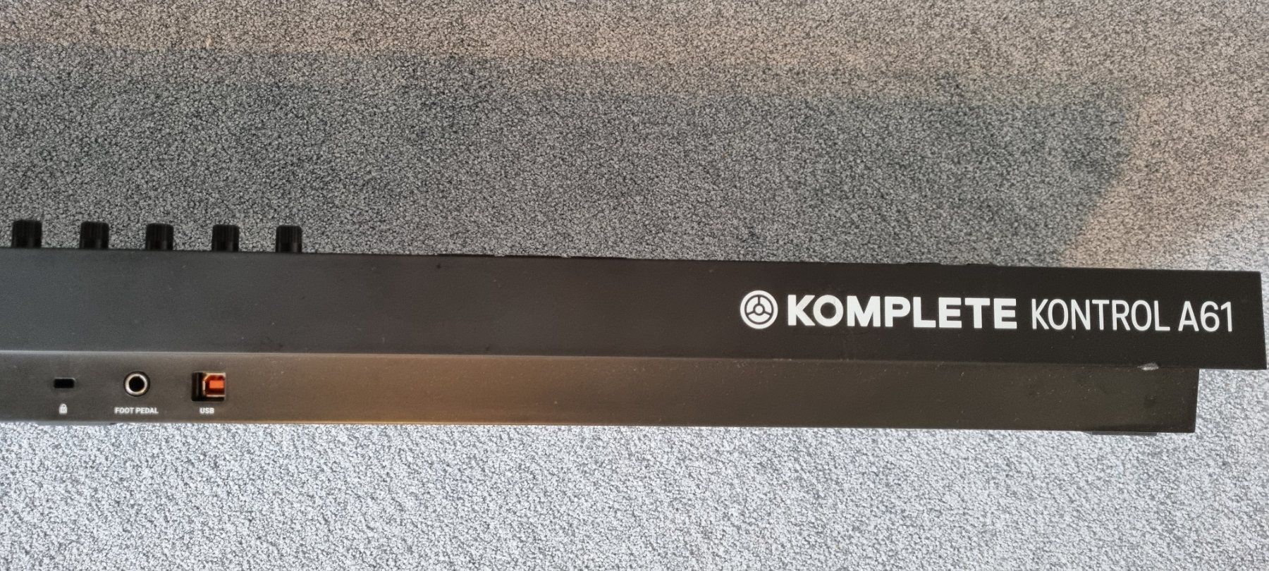 Instruments de musique: Native Instruments Komplete Kontrol A61 mk1 – D'occasion à Belp par Fishmonkey99 1