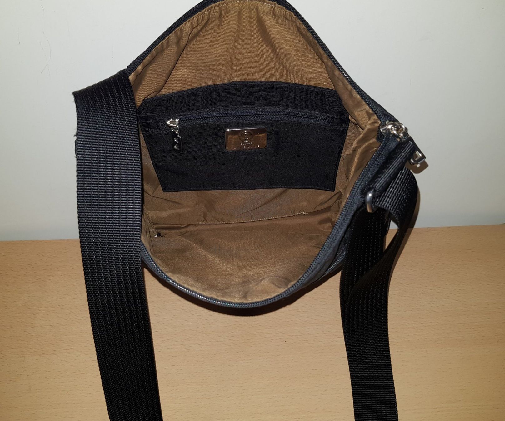 Bogner Borse da donna: Bogner Umhängetasche in Schwarz – Usato da Basel venduto da Birs868 6