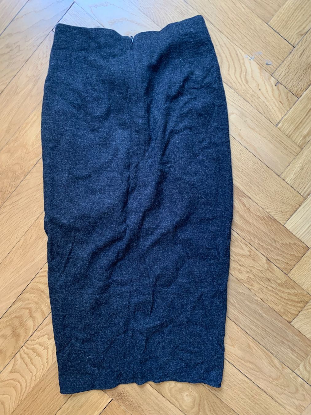 Zara Röcke: Jupe anthracite ouverte sur le devant taille v Zara – Neu (gemäss Beschreibung) aus Genève von rez_c6c6 5