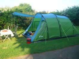 Mehrteilige Campingausrüstung