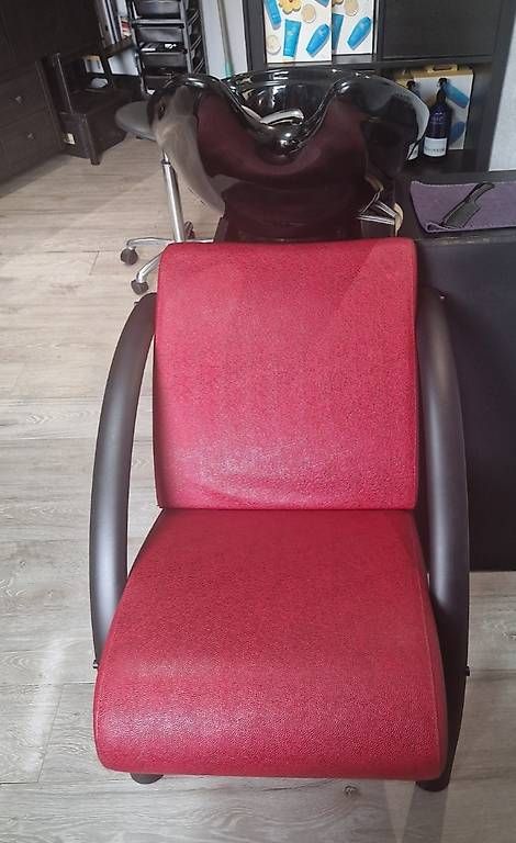 Lettini & sedie per cosmetici: Bac à Shampooing/ Salon Ambience – Usato da Orbe venduto da ilo_bvp6 1