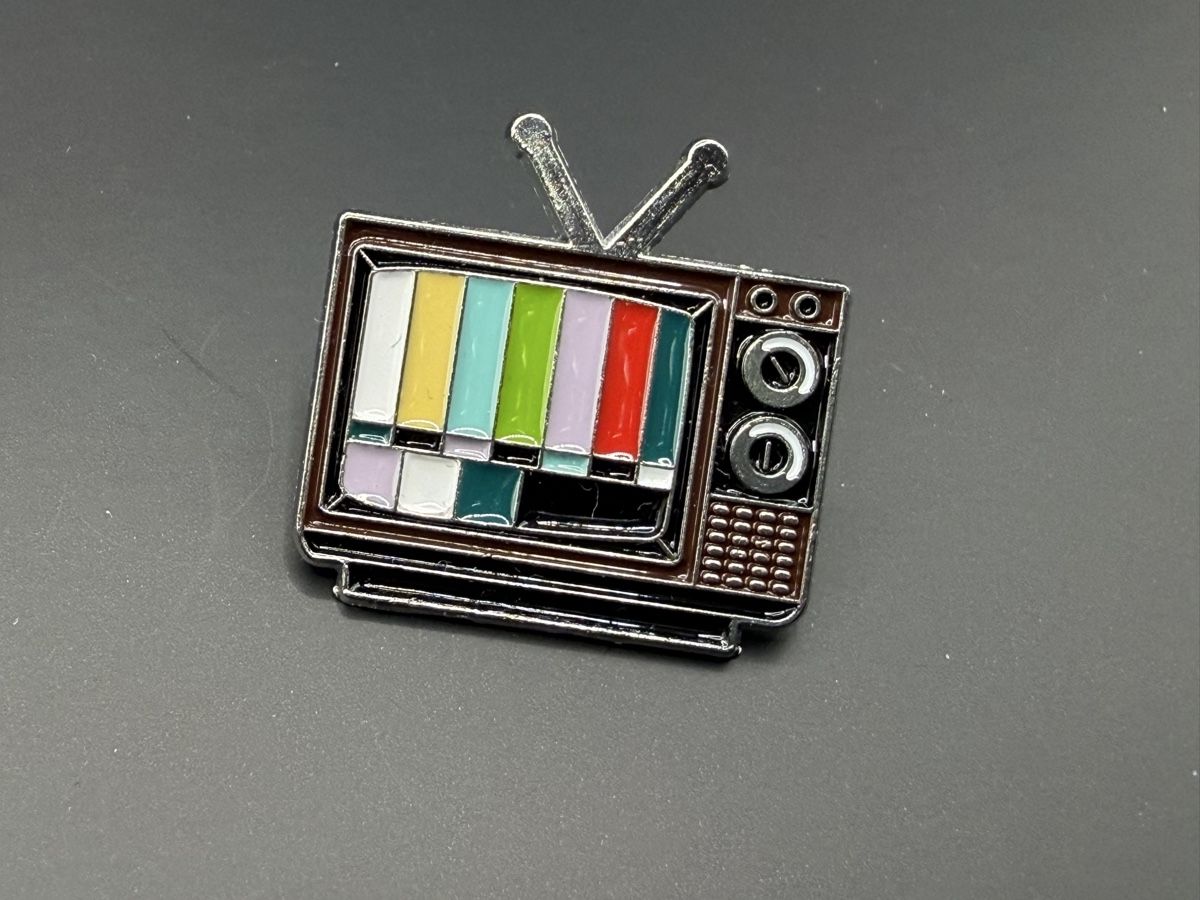 Placchette & Badge: Pin’s TV – Nuovo (secondo la descrizione) da Genève venduto da Rokemon 2