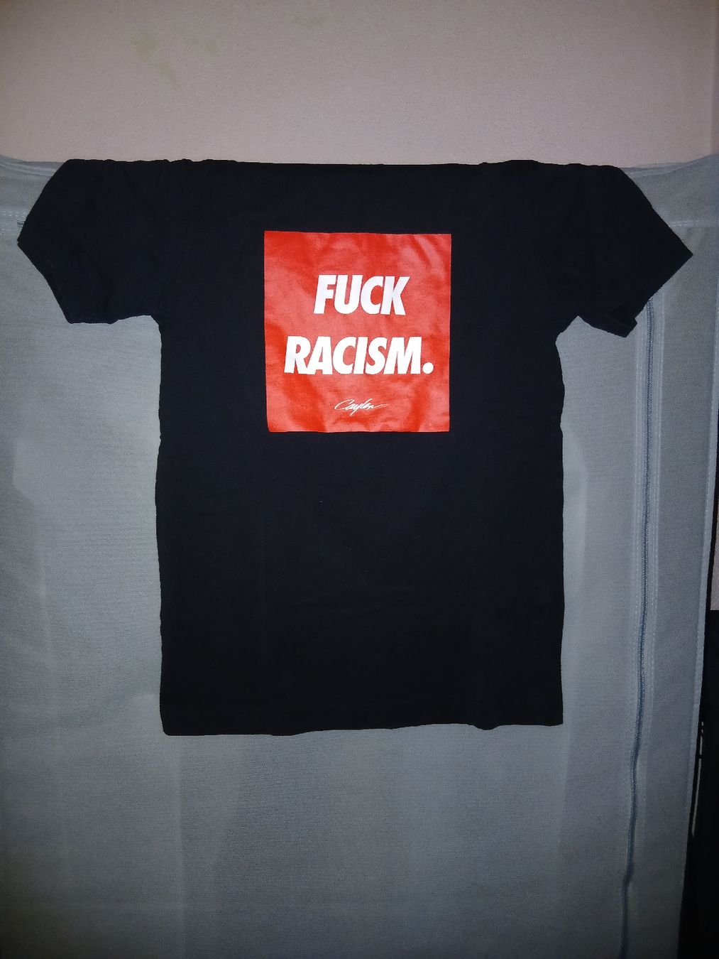T-shirt: T-Shirt mit Motiv / Message – Nuovo (secondo la descrizione) da Galgenen venduto da Liv_Steinauer_1