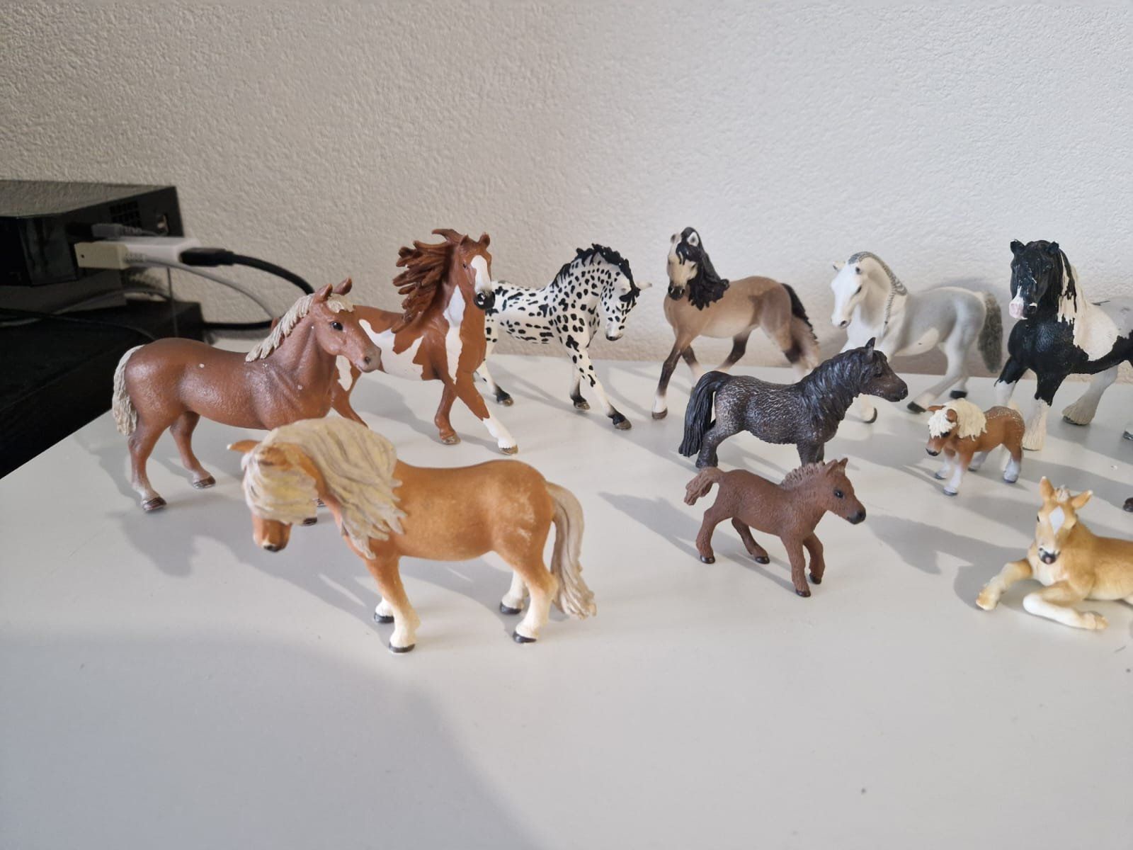 Schleich Giocattoli: Schleich Pferde Konvolut mit Pferdeanhänger – Nuovo (secondo la descrizione) da Romont FR venduto da Joe_xkh9 2