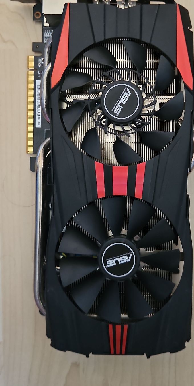 Asus Cartes graphiques: Asus Grafikkarte – D'occasion à Zernez par fass_sch23