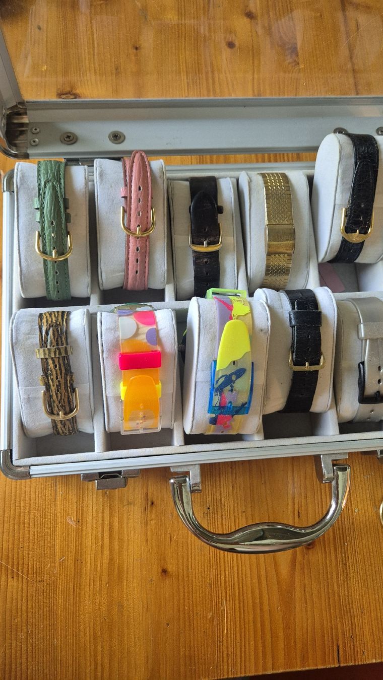 Orologi: Div. Uhren mit kasten – Usato da Solothurn venduto da Rugeli13 2