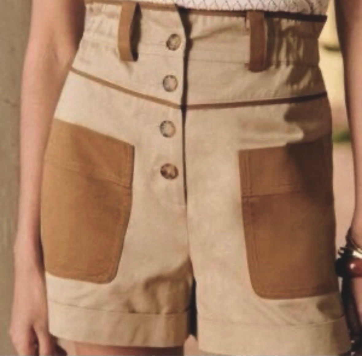 Sezane Pantalons: SEZANE HIGH-WAIST SHORTS – D'occasion à Bern par saendi95