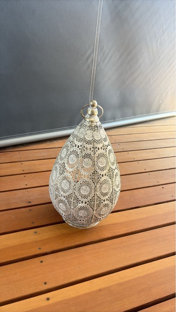 Toutes les décorations: Decorative lantern, metal, pear shape, intricate pattern – Neuf (Voir description) à Uitikon Waldegg par JanicaGe