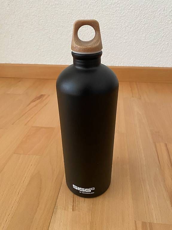 Sigg Trinkflaschen & Thermosflaschen: Sigg Flasche - SwissLife Asset Managers – Gebraucht aus Ennetbaden von Dina100 1