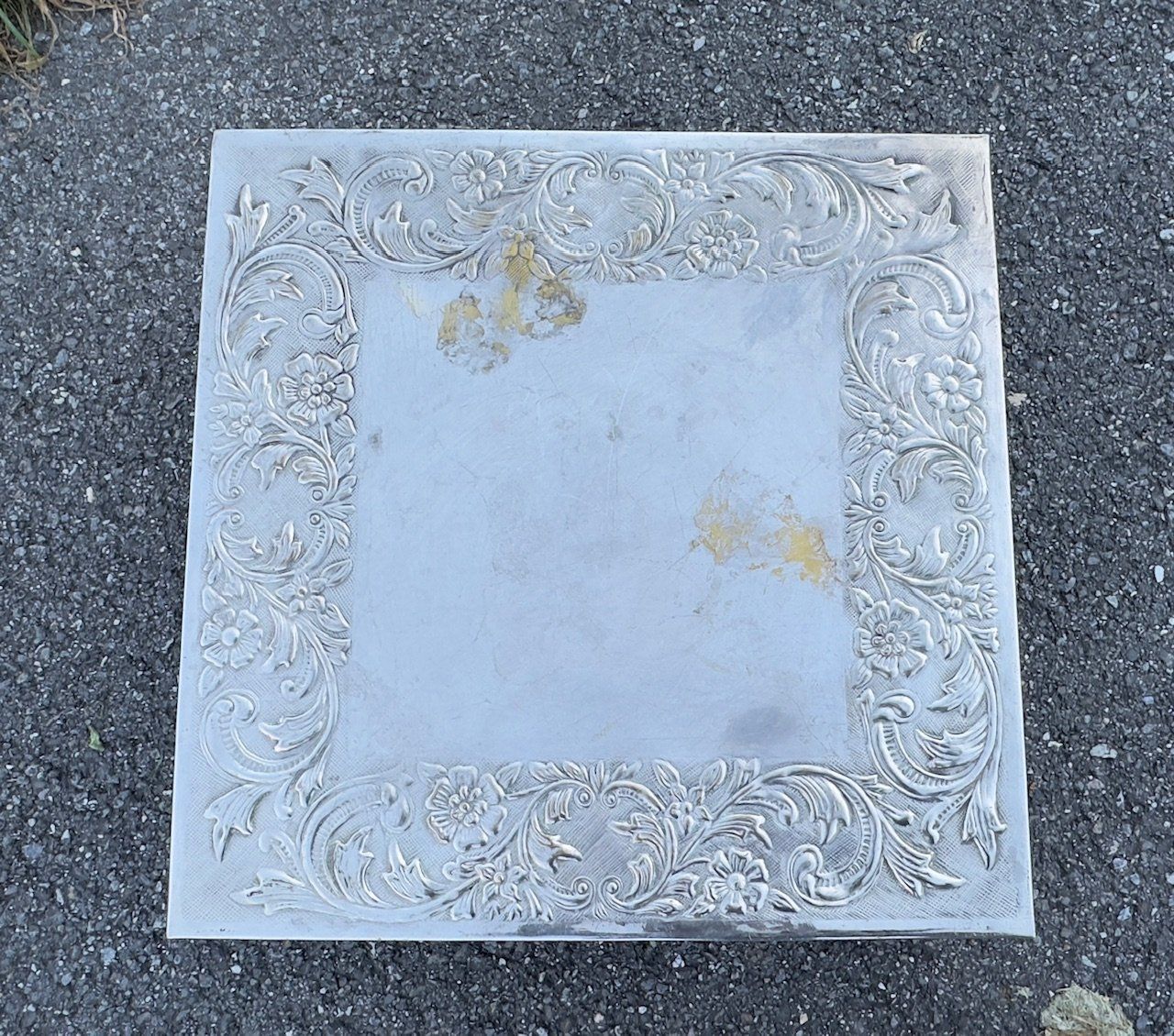 Piatti di portata: Ancien presentoir a gateux – Usato da Martigny-Croix venduto da ces_vr9x 1