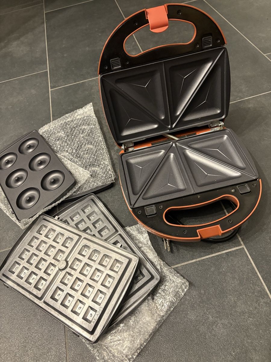 Appareils de cuisine: Multifunktionsgerät (Toaster, Donut, Waffel) – D'occasion à Lichtensteig par lau_2999