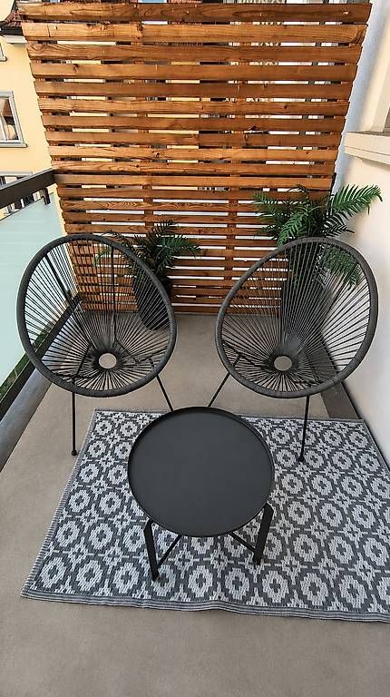 Set di tavolo e panche: Gartenmöbel im Set (4 Stühle) – Usato da St. Gallen venduto da dominik.meyer00