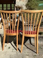 2 Stühle Holz mit rotem Stoffbezug guter Zustand