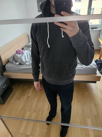Grauer Pullover Grösse M