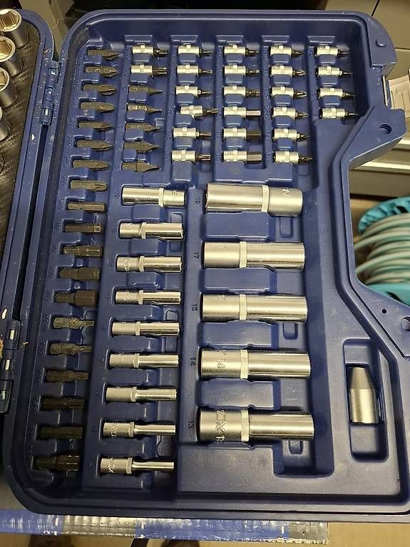 Alle Werkzeuge: Werkzeugkoffer – Neu und originalverpackt aus Jona von Hauswart 1