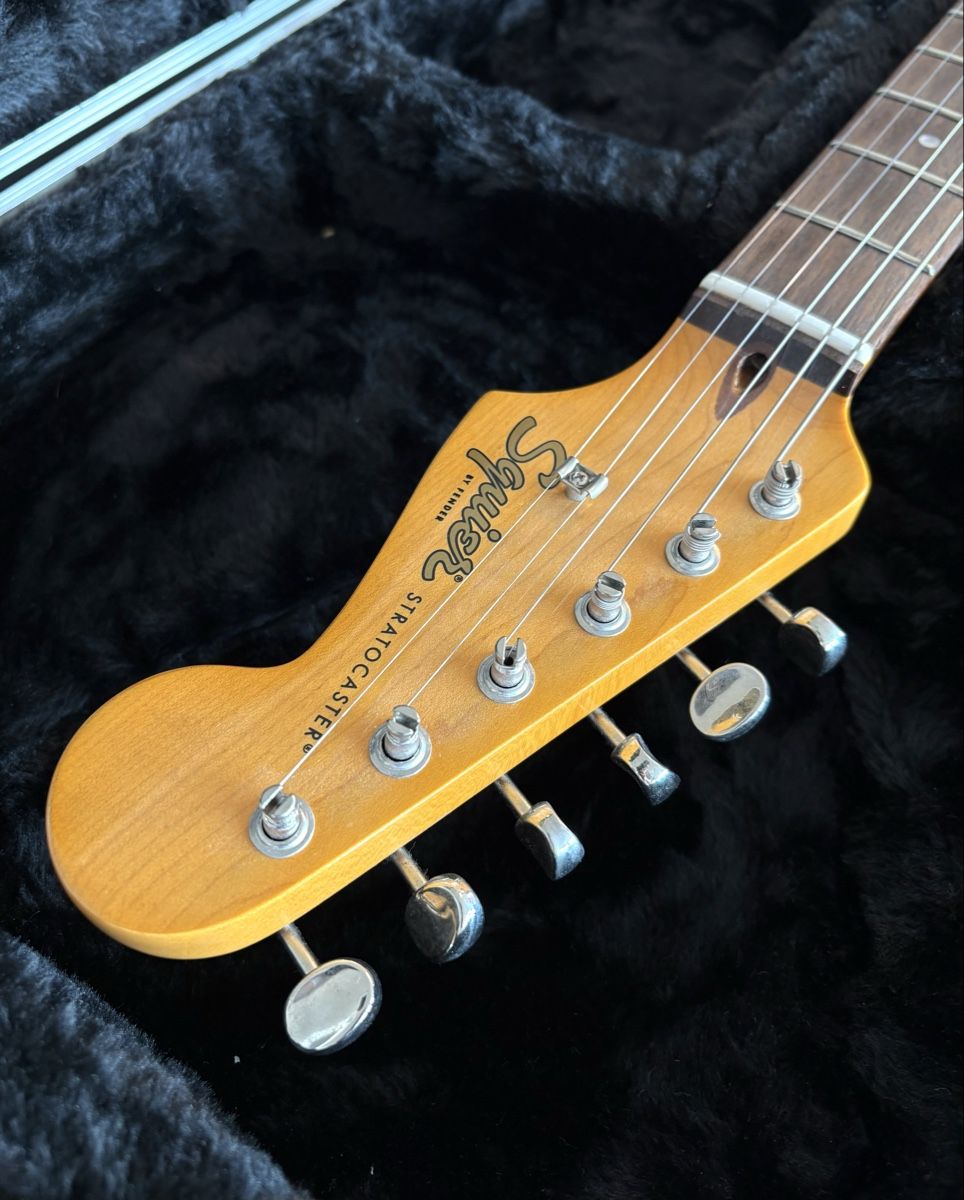 Squier Strumenti musicali: Squier Stratocaster Classic Vibe 60s - Shell Pink – Usato da Luzern venduto da MusikElektronikShop 7