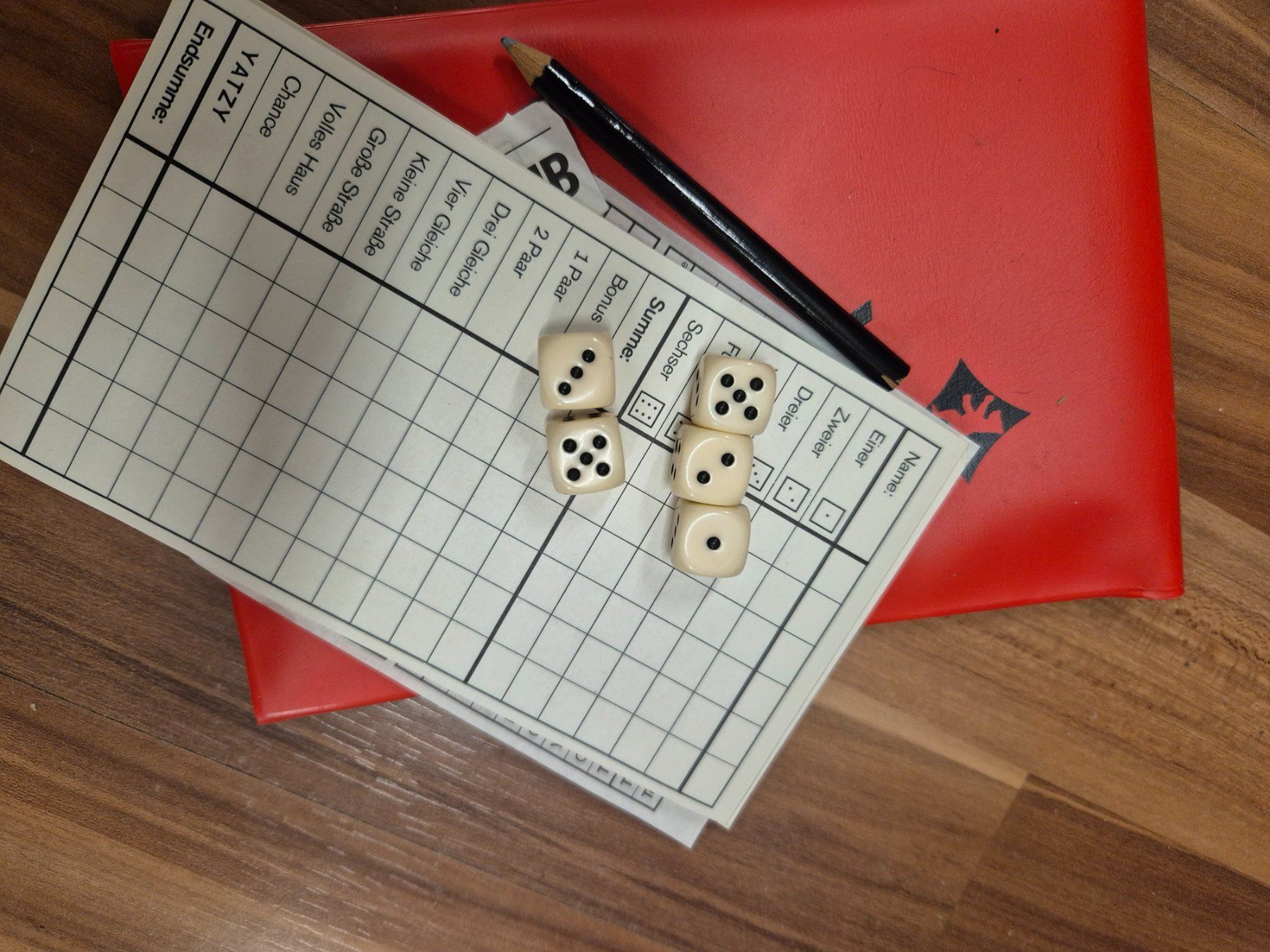 Jeux: 1 Yatzee  L19 – D'occasion à Schwarzenburg par Flamingo07 1