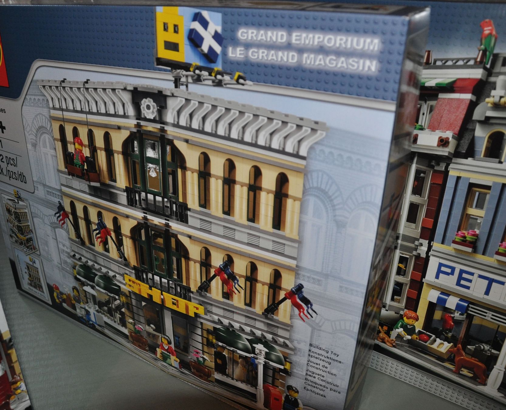 Lego Baukästen: Lego 17 Modular Building - Collection complète scellée – Neu und originalverpackt aus La Chaux-de-Fonds von  4