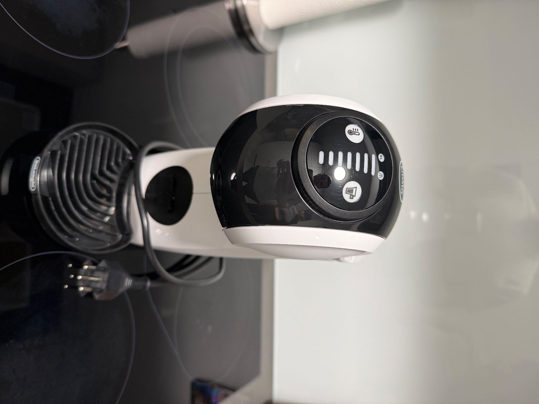 De'Longhi Kaffeemaschinen & Espressomaschinen: Kaffeemaschine Dolce Gusto weiss gebraucht – Gebraucht aus Dietlikon von pas_l7tz 2