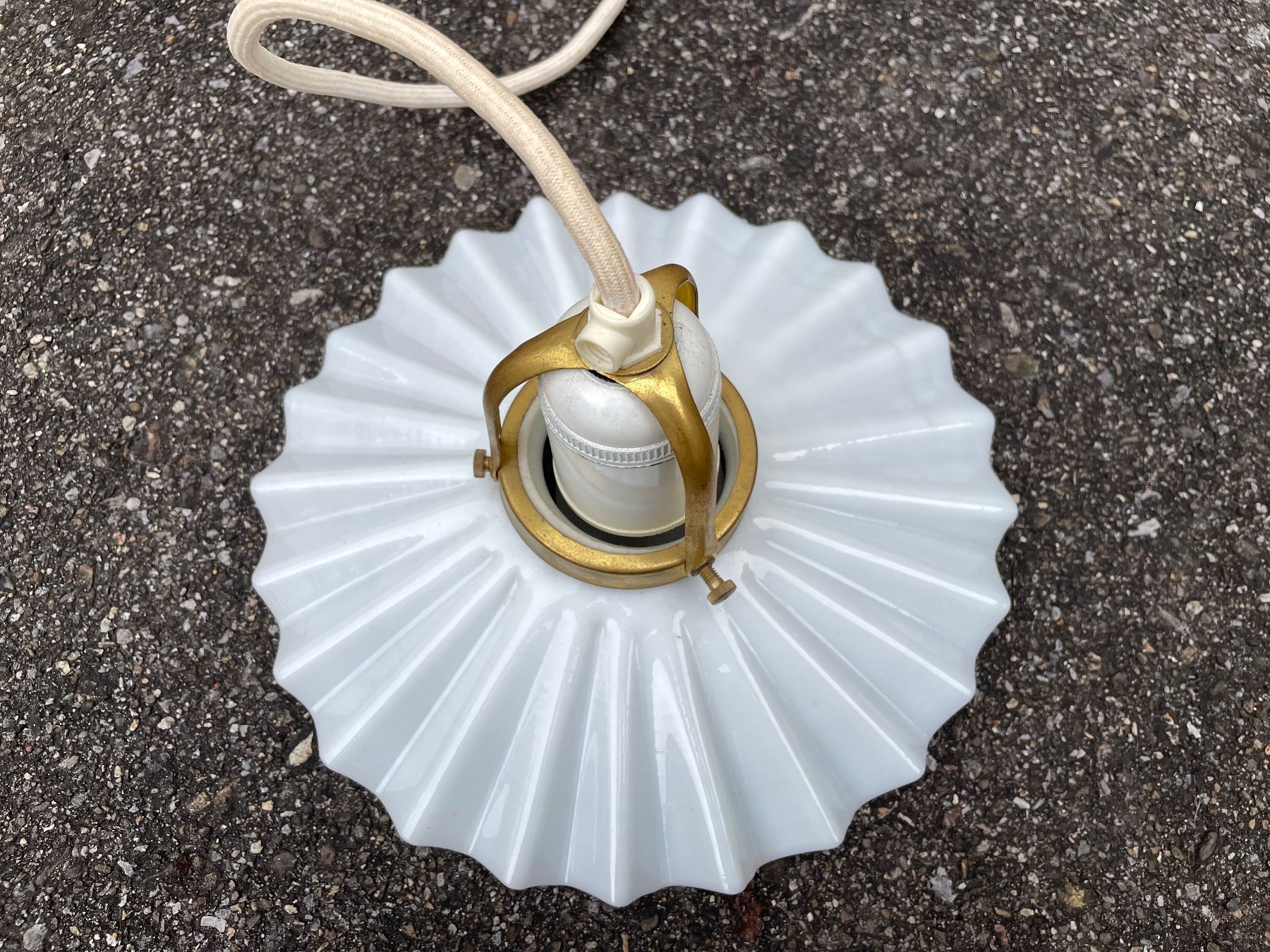 Lampadari & plafoniere: Antike Jugendstil Deckenleuchte Opalglas – Usato da Bern venduto da fotolog111 1