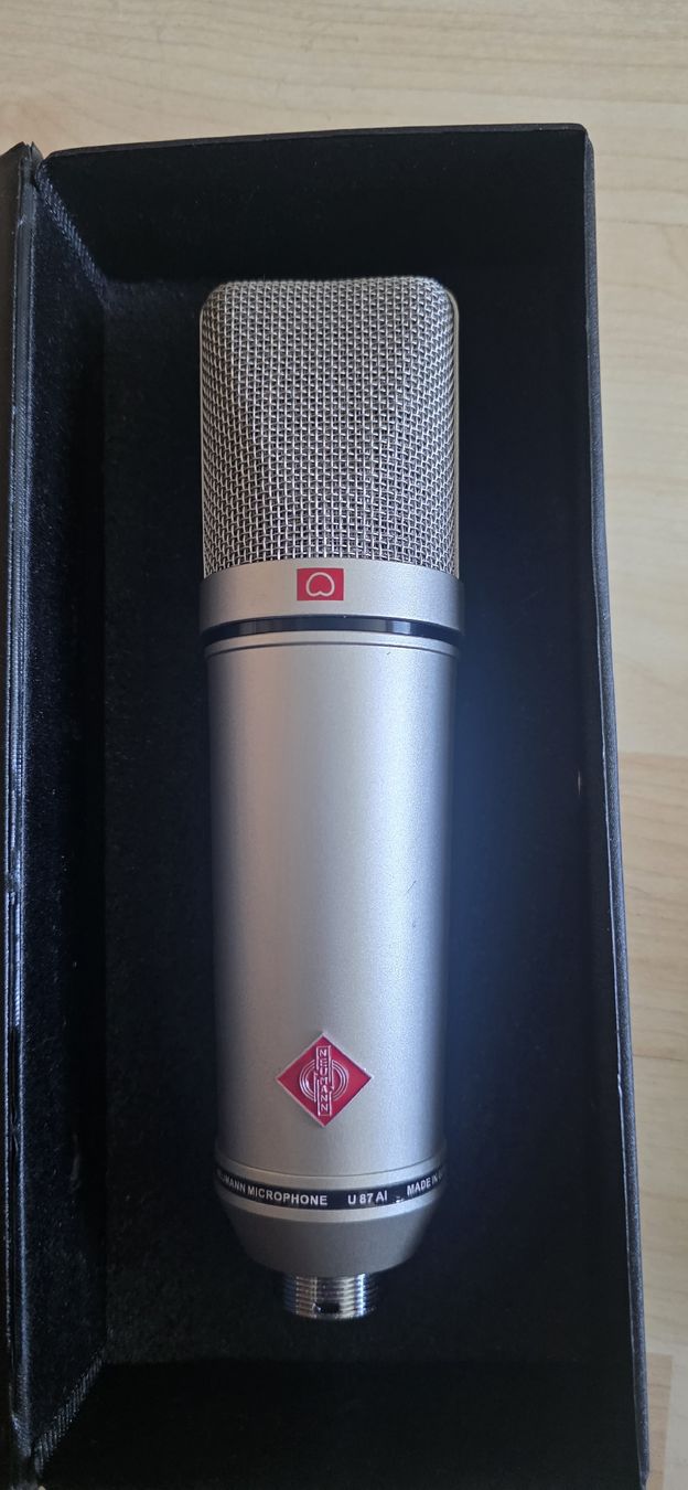 Neumann Microfoni: Neumann U87AI and AKG perception 200 – Difettoso da Chur venduto da ACE18 1