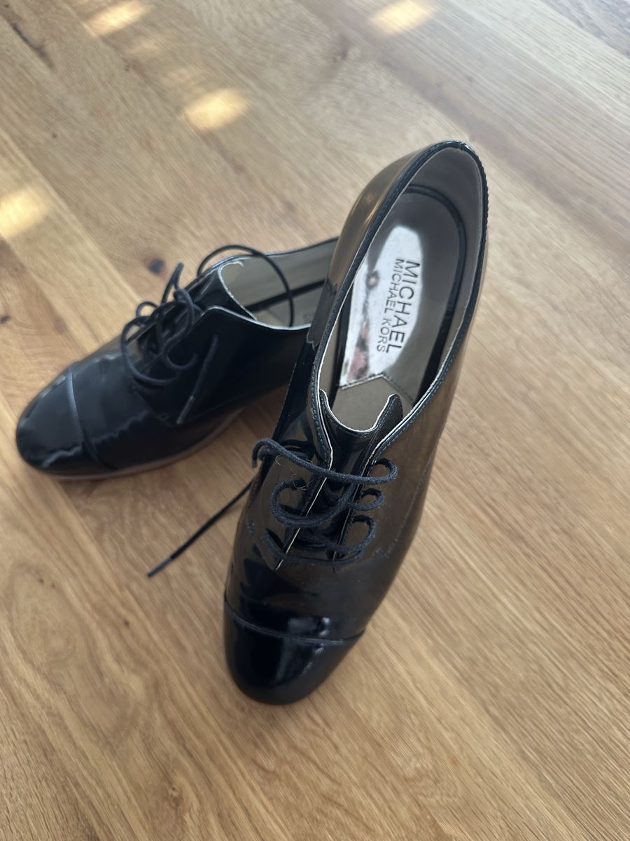 Michael Kors Scarpe da donna: Michael Michael Kors Black Leather – Nuovo e nell'imballaggio originale da Kölliken venduto da jel_6k2l