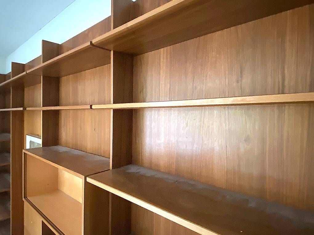 Regale: Holz-Büchergestell  – Gebraucht aus Bremgarten AG von Weudel 2