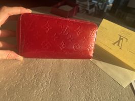 Louis Vuitton Geldbörse, Saniert, Vernis rot 