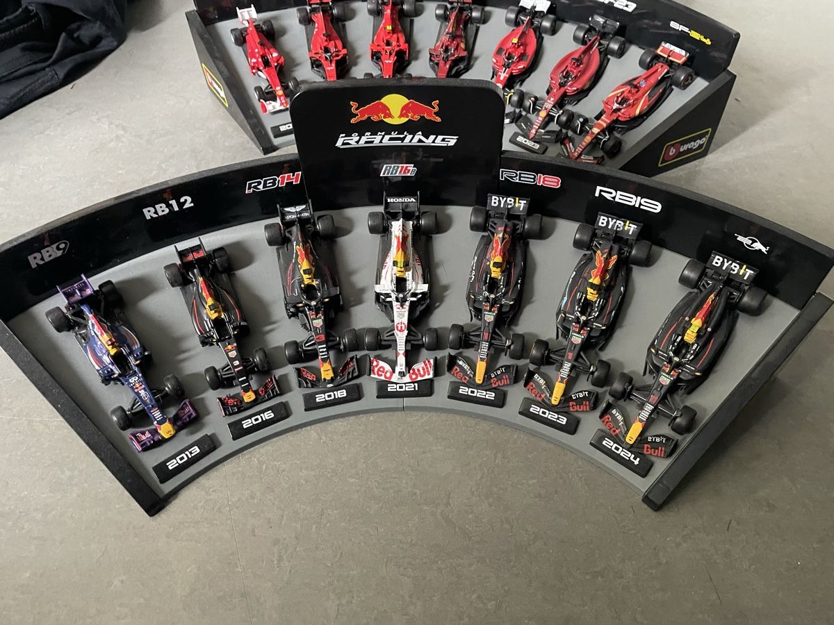 Bburago Voitures modèles: Formel 1 Burago Displays  – D'occasion à Kerns par jol_h6f8 2