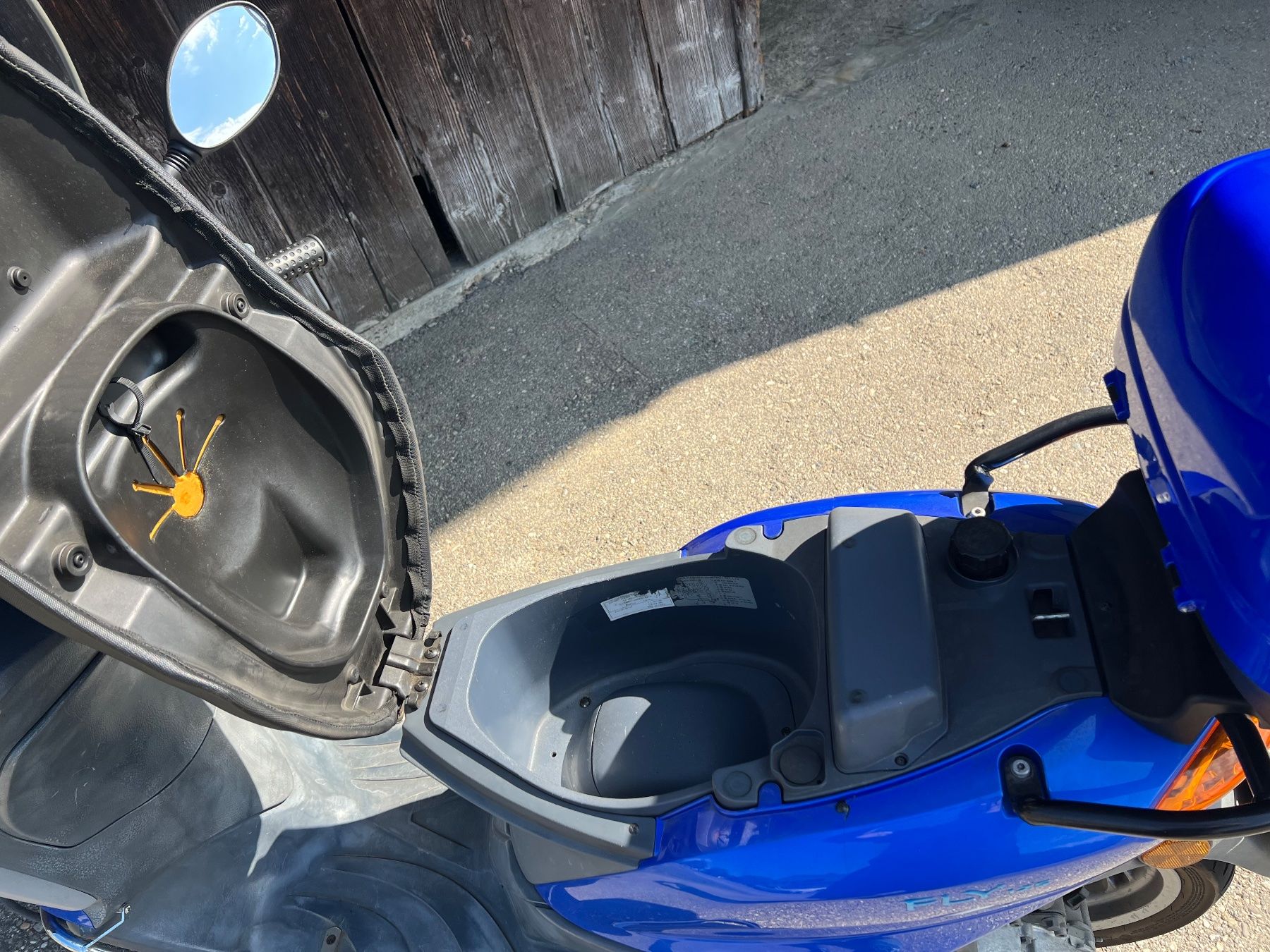 Piaggio Scooters: Piaggio Fly 125 ccm – Defekt aus Bellach von Triox1 5