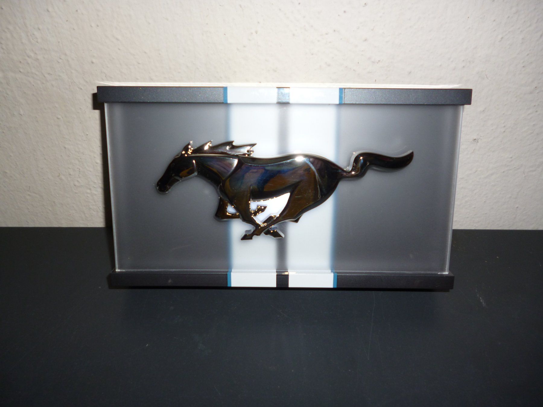 ACME Modellautos: Ford Mustang Collector Light-Box ACME – Neu und originalverpackt aus Niederwil SG von Kaicorner03 1